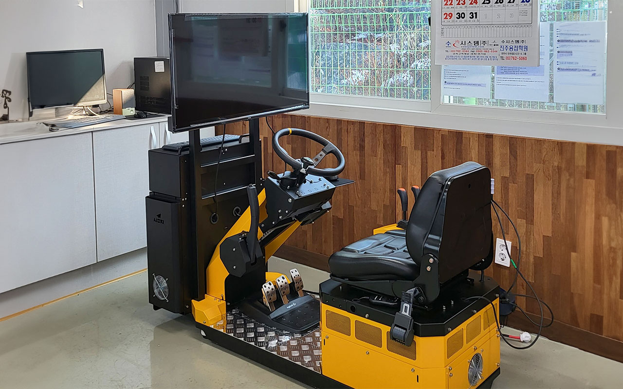 2024-12-05_img_공업고등학교에-지게차-HMD-시뮬레이터-납품.jpg